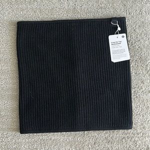 Lululemon neck warmer
